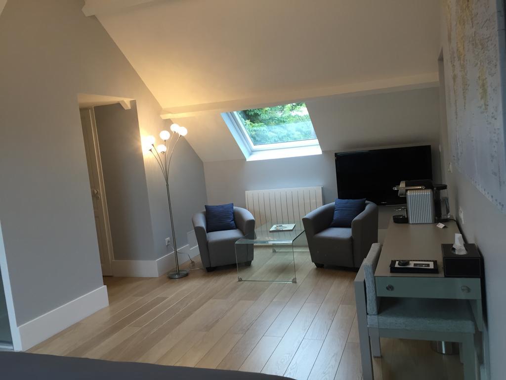 Chateau De La Folie Trie-Chateau Room photo