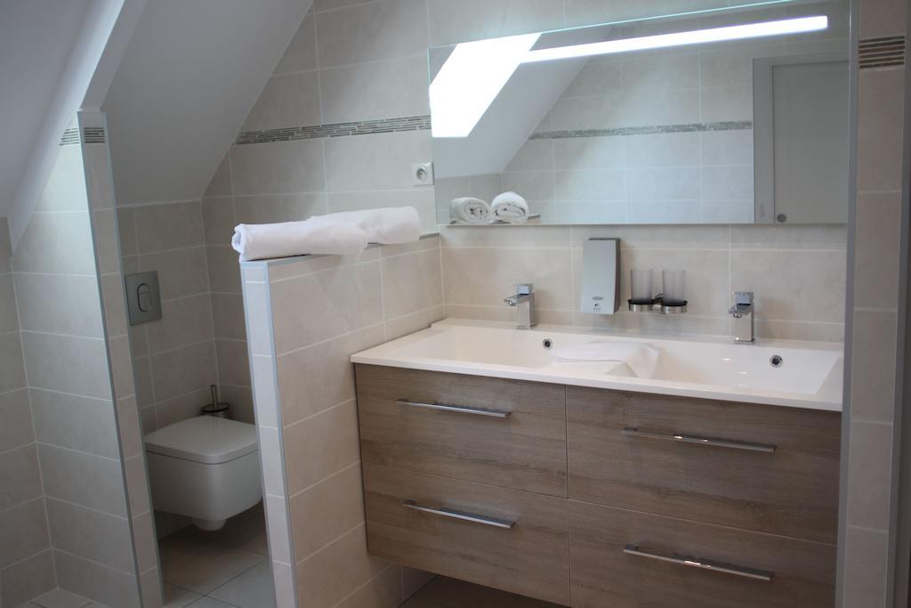 Chateau De La Folie Trie-Chateau Room photo