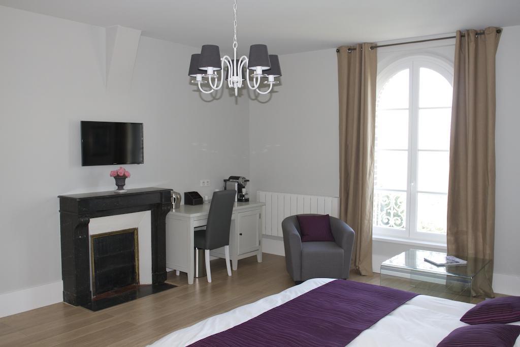 Chateau De La Folie Trie-Chateau Room photo