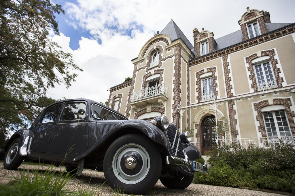 Chateau De La Folie Trie-Chateau Exterior photo